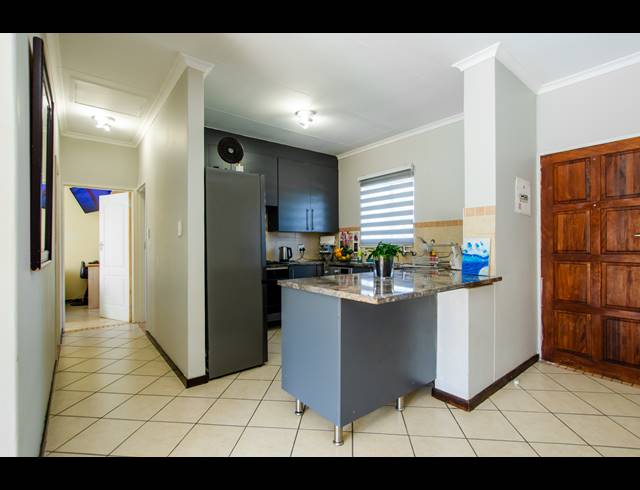 2 BEDROOM TOWNHOUSE FOR SALE IN MONAVONI AH